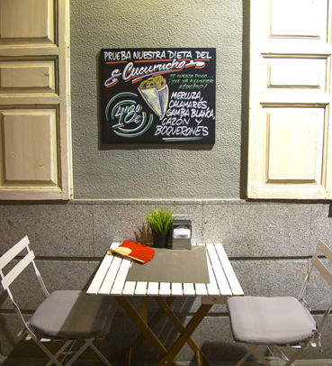 moderne Taverne Außenterrasse